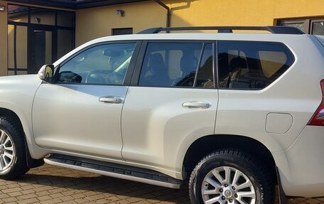Toyota Land Cruiser Prado 150 рестайлинг 2, 2016 год, 2 900 000 рублей, 7 фотография