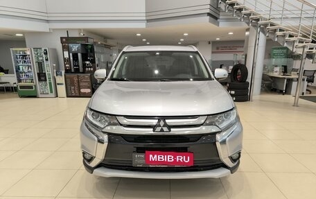 Mitsubishi Outlander III рестайлинг 3, 2017 год, 1 650 000 рублей, 2 фотография