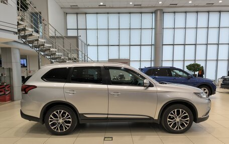 Mitsubishi Outlander III рестайлинг 3, 2017 год, 1 650 000 рублей, 5 фотография