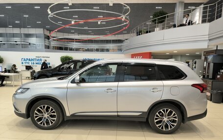 Mitsubishi Outlander III рестайлинг 3, 2017 год, 1 650 000 рублей, 10 фотография