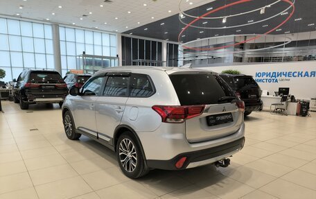 Mitsubishi Outlander III рестайлинг 3, 2017 год, 1 650 000 рублей, 8 фотография