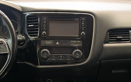 Mitsubishi Outlander III рестайлинг 3, 2017 год, 1 650 000 рублей, 18 фотография