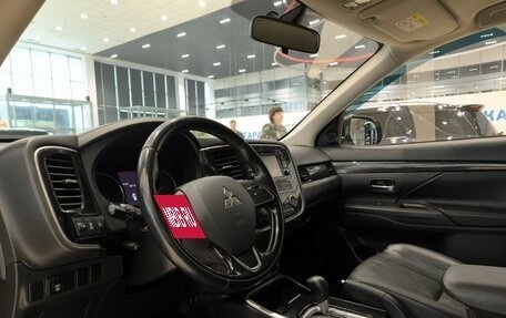 Mitsubishi Outlander III рестайлинг 3, 2017 год, 1 650 000 рублей, 20 фотография