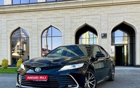 Toyota Camry, 2021 год, 3 375 000 рублей, 2 фотография