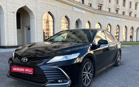 Toyota Camry, 2021 год, 3 375 000 рублей, 4 фотография
