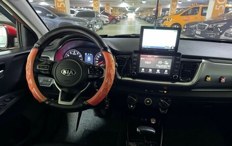 KIA Stonic, 2020 год, 1 720 000 рублей, 5 фотография