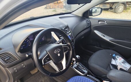 Hyundai Solaris II рестайлинг, 2012 год, 750 000 рублей, 12 фотография