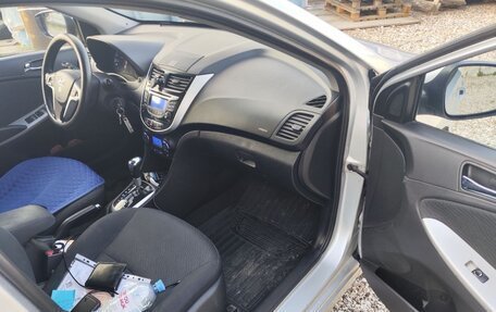 Hyundai Solaris II рестайлинг, 2012 год, 750 000 рублей, 14 фотография