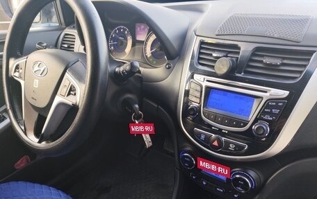 Hyundai Solaris II рестайлинг, 2012 год, 750 000 рублей, 16 фотография