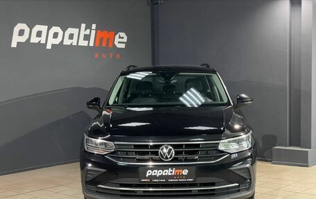 Volkswagen Tiguan II, 2021 год, 2 999 000 рублей, 2 фотография