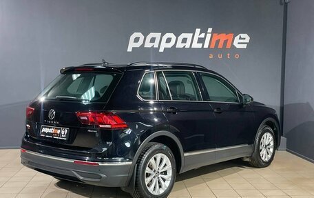 Volkswagen Tiguan II, 2021 год, 2 999 000 рублей, 3 фотография