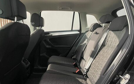 Volkswagen Tiguan II, 2021 год, 2 999 000 рублей, 10 фотография