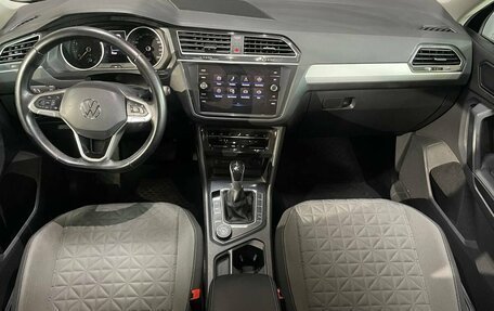 Volkswagen Tiguan II, 2021 год, 2 999 000 рублей, 16 фотография
