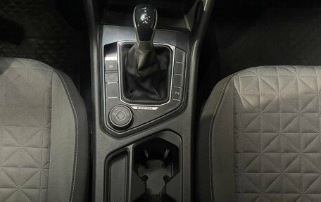 Volkswagen Tiguan II, 2021 год, 2 999 000 рублей, 15 фотография
