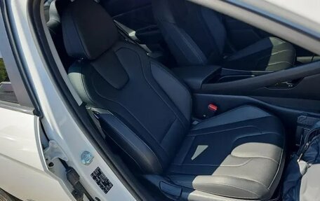 Hyundai Elantra, 2024 год, 1 530 000 рублей, 9 фотография