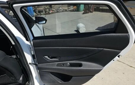 Hyundai Elantra, 2024 год, 1 530 000 рублей, 14 фотография