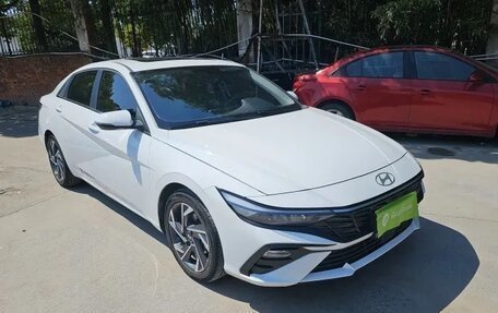 Hyundai Elantra, 2024 год, 1 530 000 рублей, 24 фотография