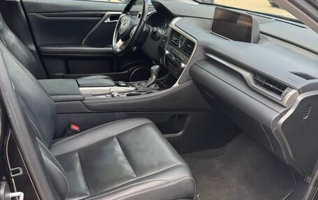 Lexus RX IV рестайлинг, 2017 год, 3 799 000 рублей, 4 фотография