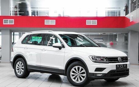 Volkswagen Tiguan II, 2018 год, 1 749 000 рублей, 2 фотография