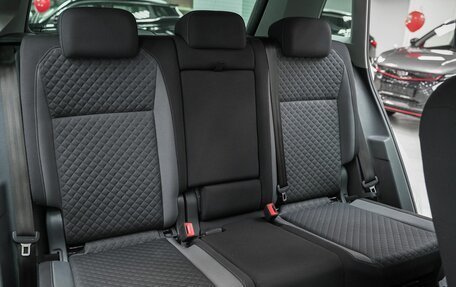 Volkswagen Tiguan II, 2018 год, 1 749 000 рублей, 12 фотография
