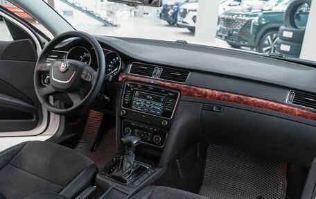 Skoda Superb III рестайлинг, 2012 год, 949 000 рублей, 12 фотография