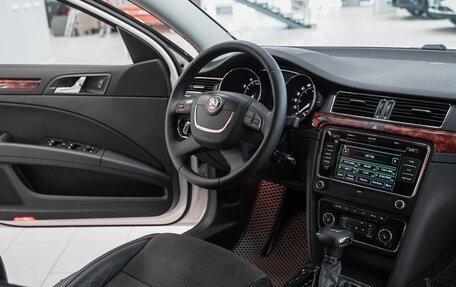 Skoda Superb III рестайлинг, 2012 год, 949 000 рублей, 13 фотография