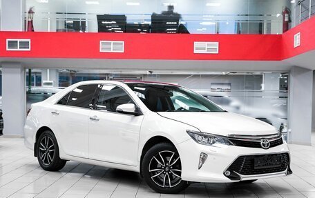 Toyota Camry, 2018 год, 2 099 000 рублей, 3 фотография