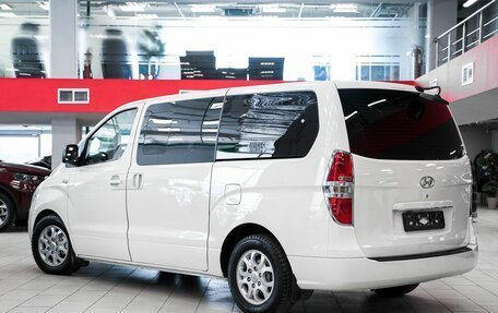 Hyundai Grand Starex Grand Starex I рестайлинг 2, 2009 год, 1 279 000 рублей, 4 фотография