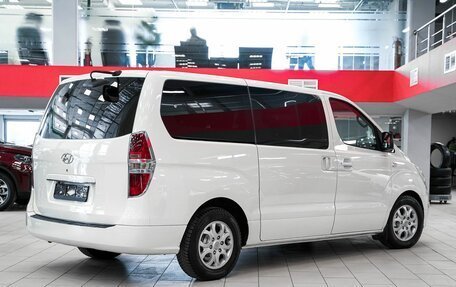 Hyundai Grand Starex Grand Starex I рестайлинг 2, 2009 год, 1 279 000 рублей, 2 фотография