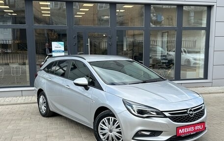 Opel Astra K, 2018 год, 1 100 000 рублей, 2 фотография