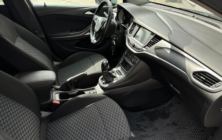 Opel Astra K, 2018 год, 1 100 000 рублей, 15 фотография