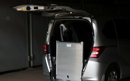 Honda Freed I, 2011 год, 895 000 рублей, 15 фотография