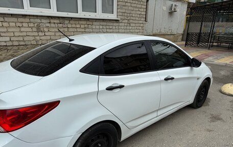 Hyundai Solaris II рестайлинг, 2014 год, 730 000 рублей, 3 фотография