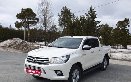 Toyota Hilux VIII, 2019 год, 2 990 000 рублей, 2 фотография