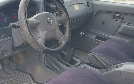 Nissan NP300, 2009 год, 850 000 рублей, 9 фотография