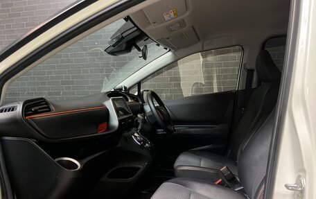 Toyota Sienta II, 2018 год, 1 820 000 рублей, 11 фотография