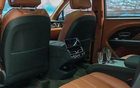 Bentley Bentayga I, 2023 год, 35 000 000 рублей, 8 фотография