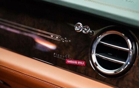 Bentley Bentayga I, 2023 год, 35 000 000 рублей, 9 фотография