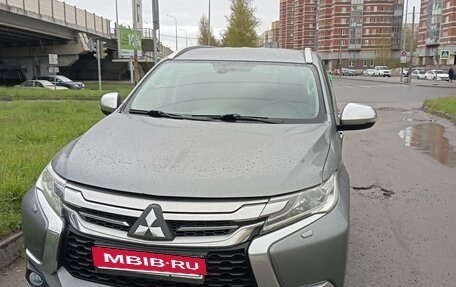 Mitsubishi Pajero Sport III рестайлинг, 2018 год, 2 670 000 рублей, 2 фотография