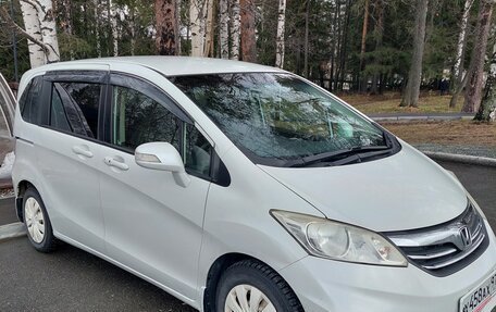 Honda Freed I, 2012 год, 1 150 000 рублей, 7 фотография