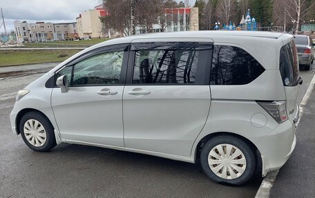 Honda Freed I, 2012 год, 1 150 000 рублей, 14 фотография
