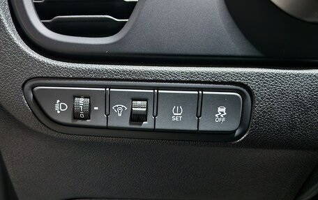 KIA Rio IV, 2021 год, 1 830 000 рублей, 10 фотография