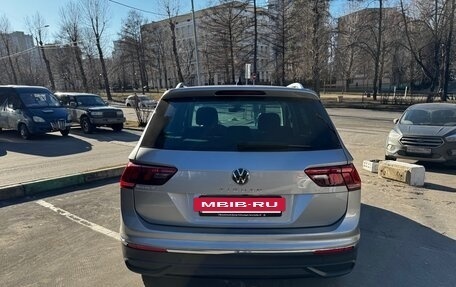 Volkswagen Tiguan II, 2020 год, 3 150 000 рублей, 3 фотография