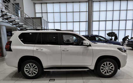Toyota Land Cruiser Prado 150 рестайлинг 2, 2018 год, 5 250 000 рублей, 5 фотография