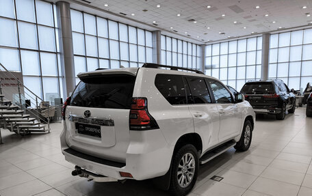 Toyota Land Cruiser Prado 150 рестайлинг 2, 2018 год, 5 250 000 рублей, 6 фотография