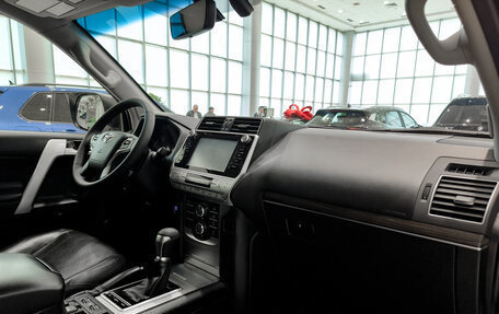 Toyota Land Cruiser Prado 150 рестайлинг 2, 2018 год, 5 250 000 рублей, 13 фотография