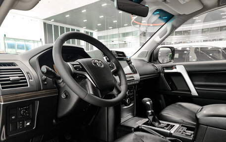 Toyota Land Cruiser Prado 150 рестайлинг 2, 2018 год, 5 250 000 рублей, 20 фотография