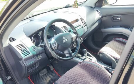 Mitsubishi Outlander III рестайлинг 3, 2010 год, 1 200 000 рублей, 7 фотография