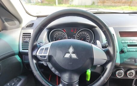 Mitsubishi Outlander III рестайлинг 3, 2010 год, 1 200 000 рублей, 11 фотография