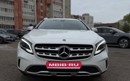 Mercedes-Benz GLA, 2019 год, 2 100 000 рублей, 14 фотография